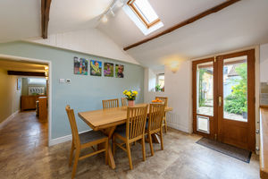 Kitchen/Breakfast Room- click for photo gallery